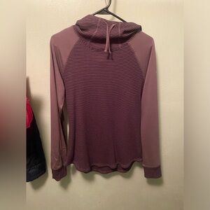 Women’s large Columbia long sleep hoodie